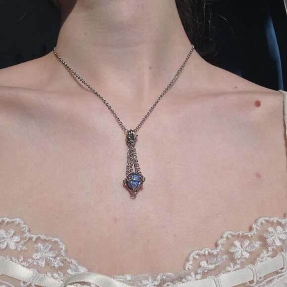 Vintage elegant blue pearl basket necklace with a small silver chain - Picture 4 of 9